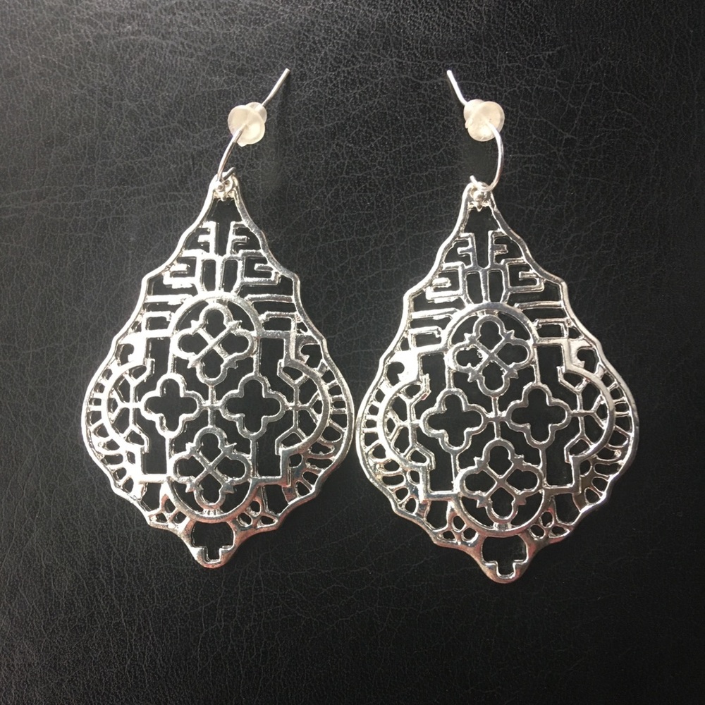 NWOT Silver filigree Earrings